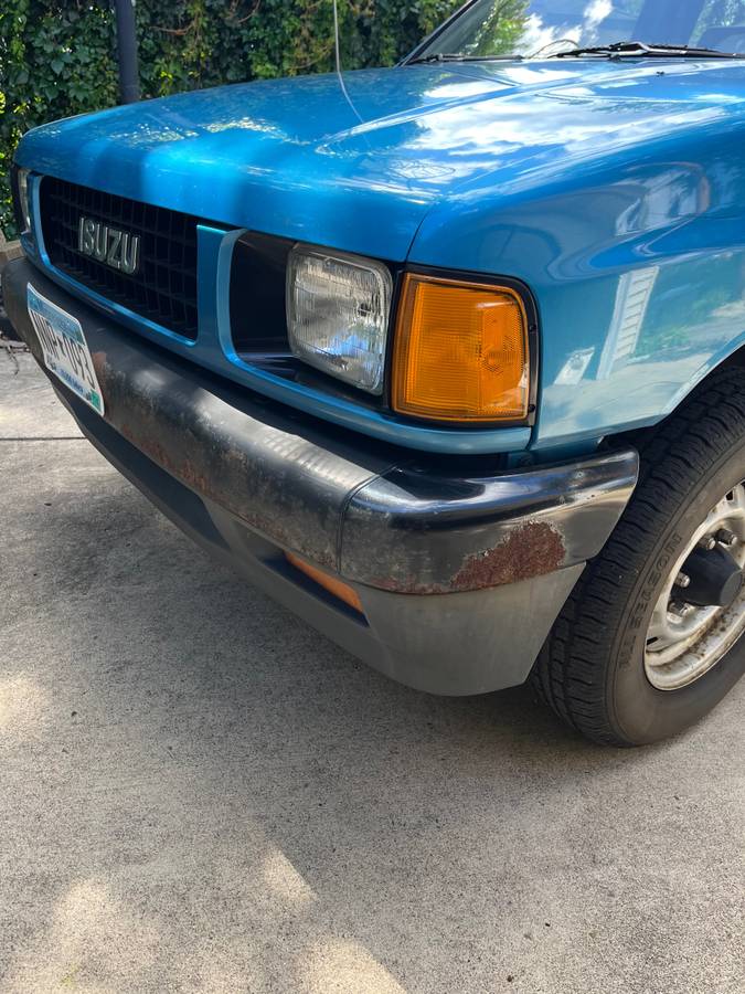Isuzu-pickup-1989-blue-3