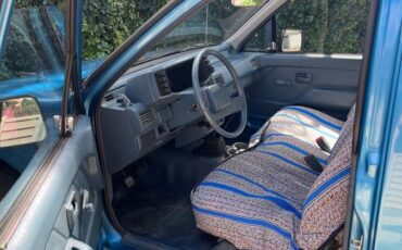 Isuzu-pickup-1989-blue-5
