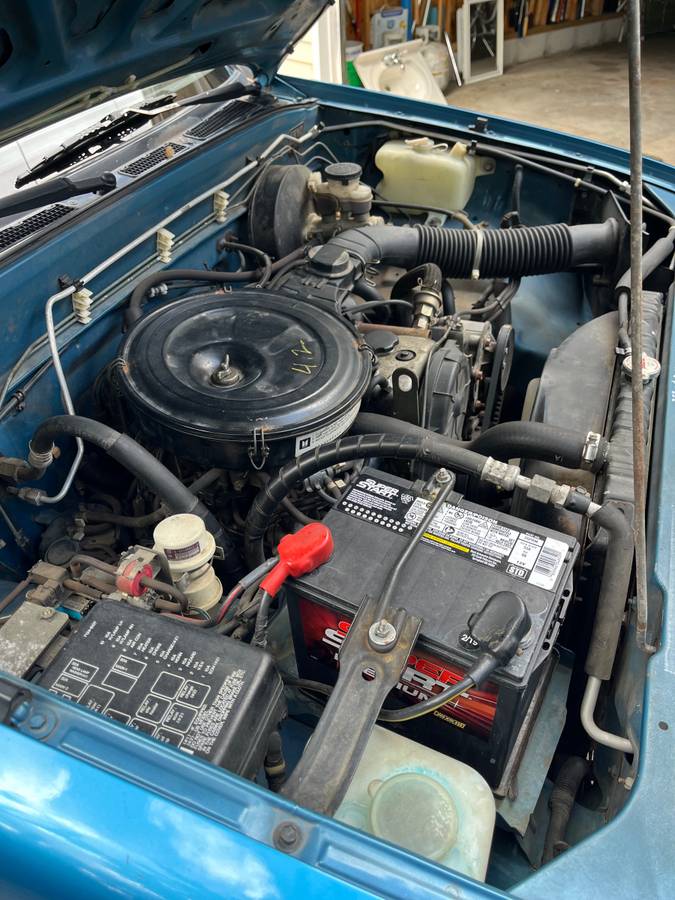 Isuzu-pickup-1989-blue-6