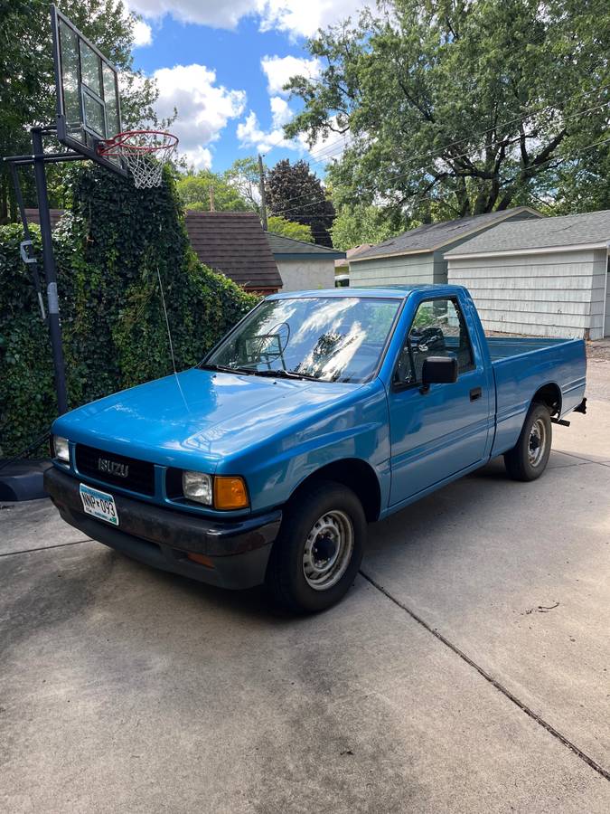 Isuzu-pickup-1989-blue-9