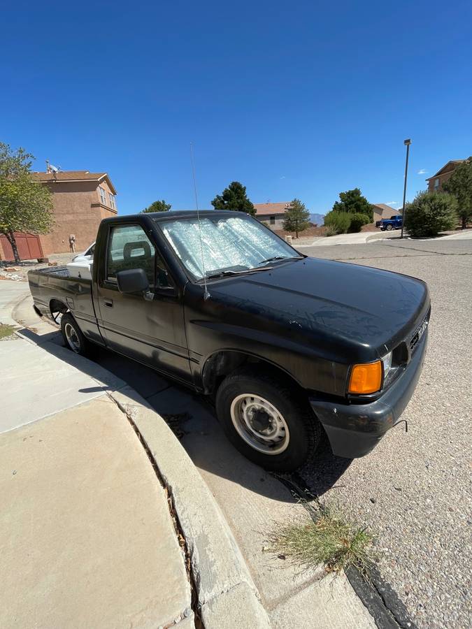 Isuzu-pickup-1992-black-3