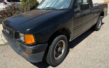 Isuzu-pickup-1992-black
