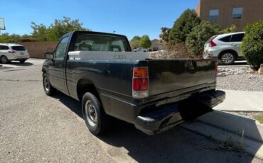 Isuzu-pickup-1992-black-4
