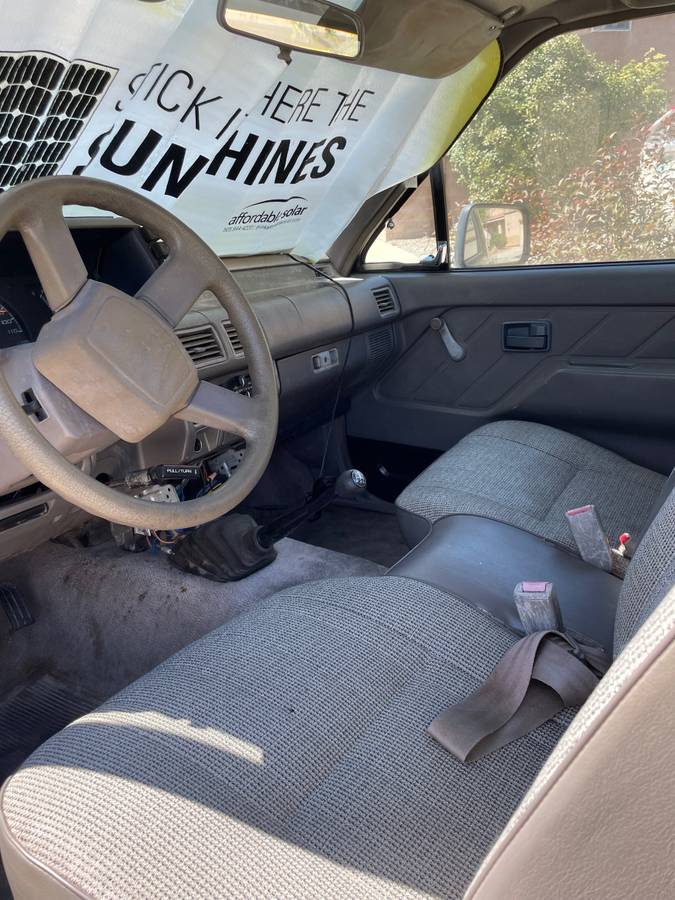 Isuzu-pickup-1992-black-7