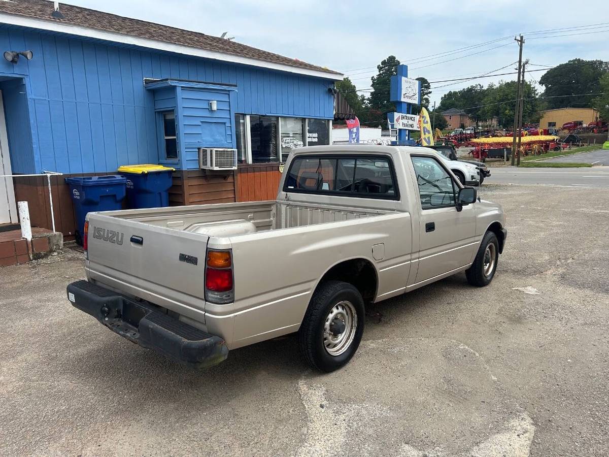 Isuzu-pickup-1993-3