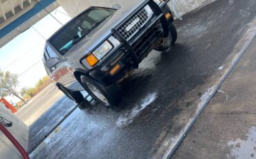 Isuzu-rodeo-1994-silver