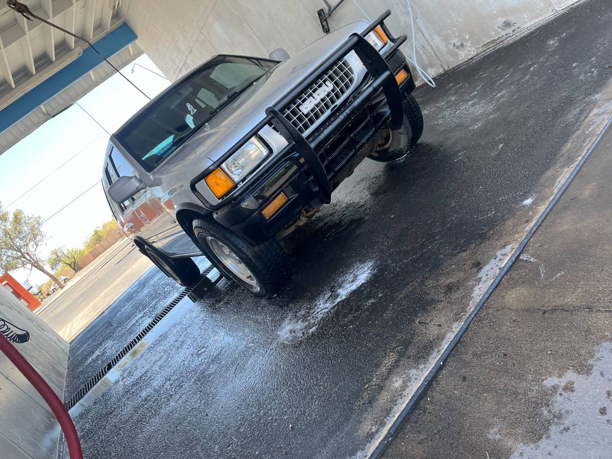 Isuzu-rodeo-1994-silver