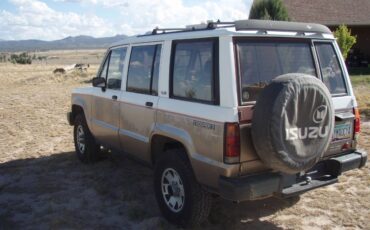 Isuzu-trooper-1988-3