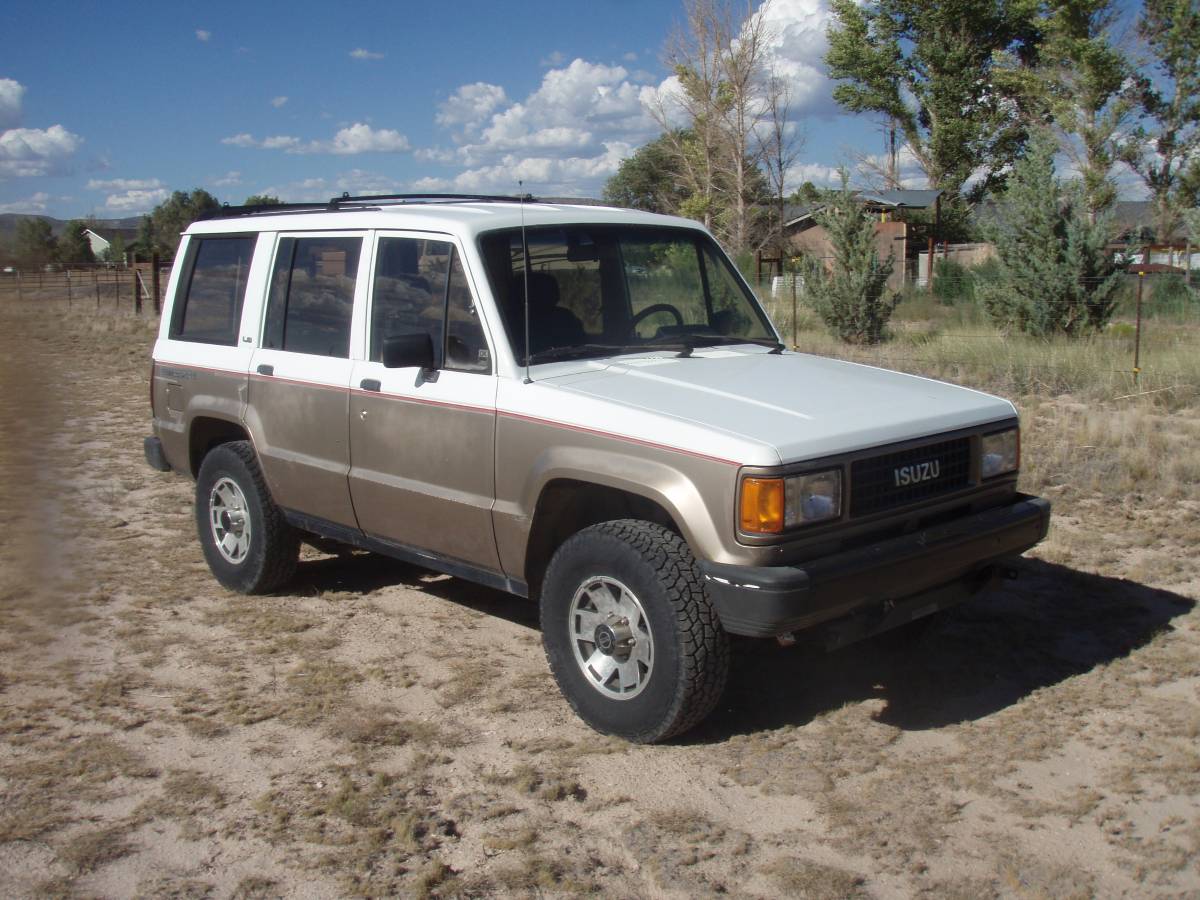 Isuzu-trooper-1988