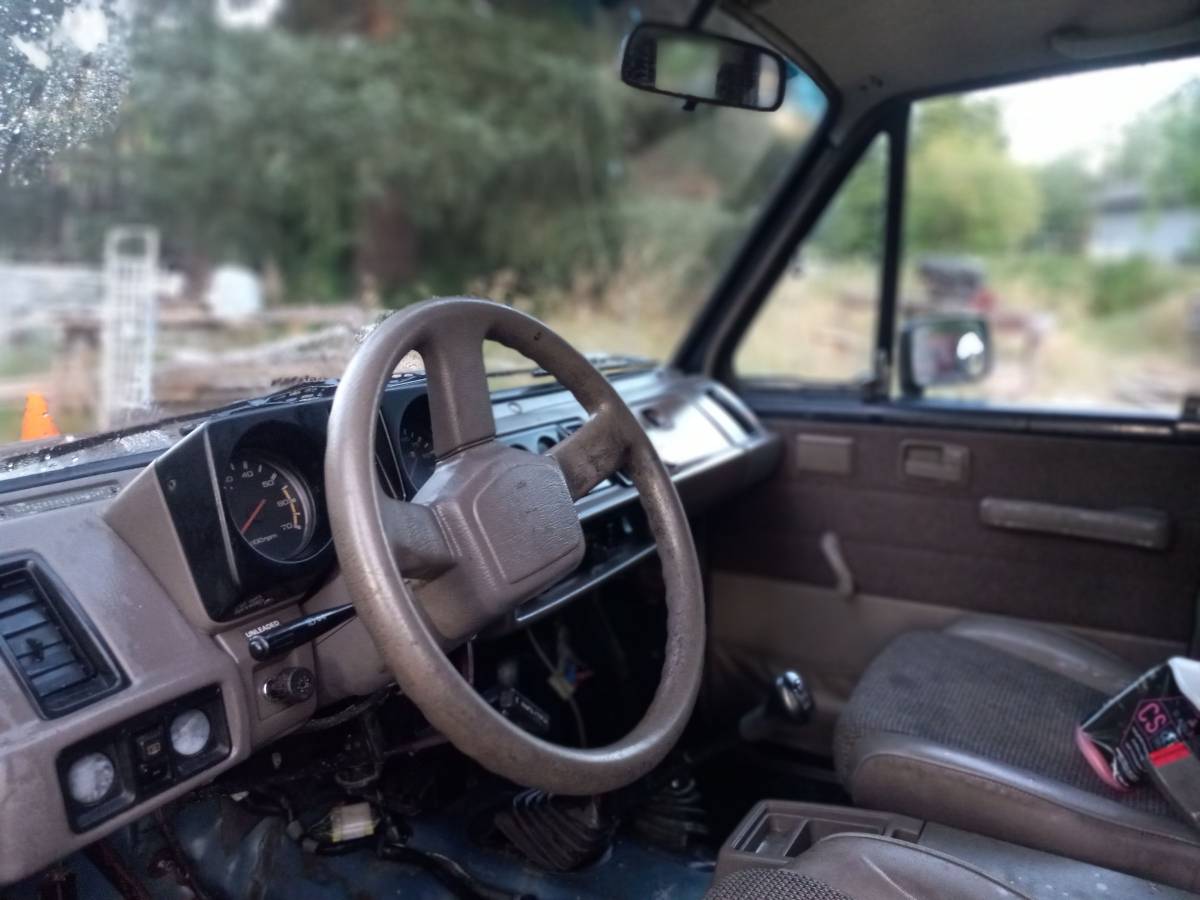 Isuzu-trooper-1989-1