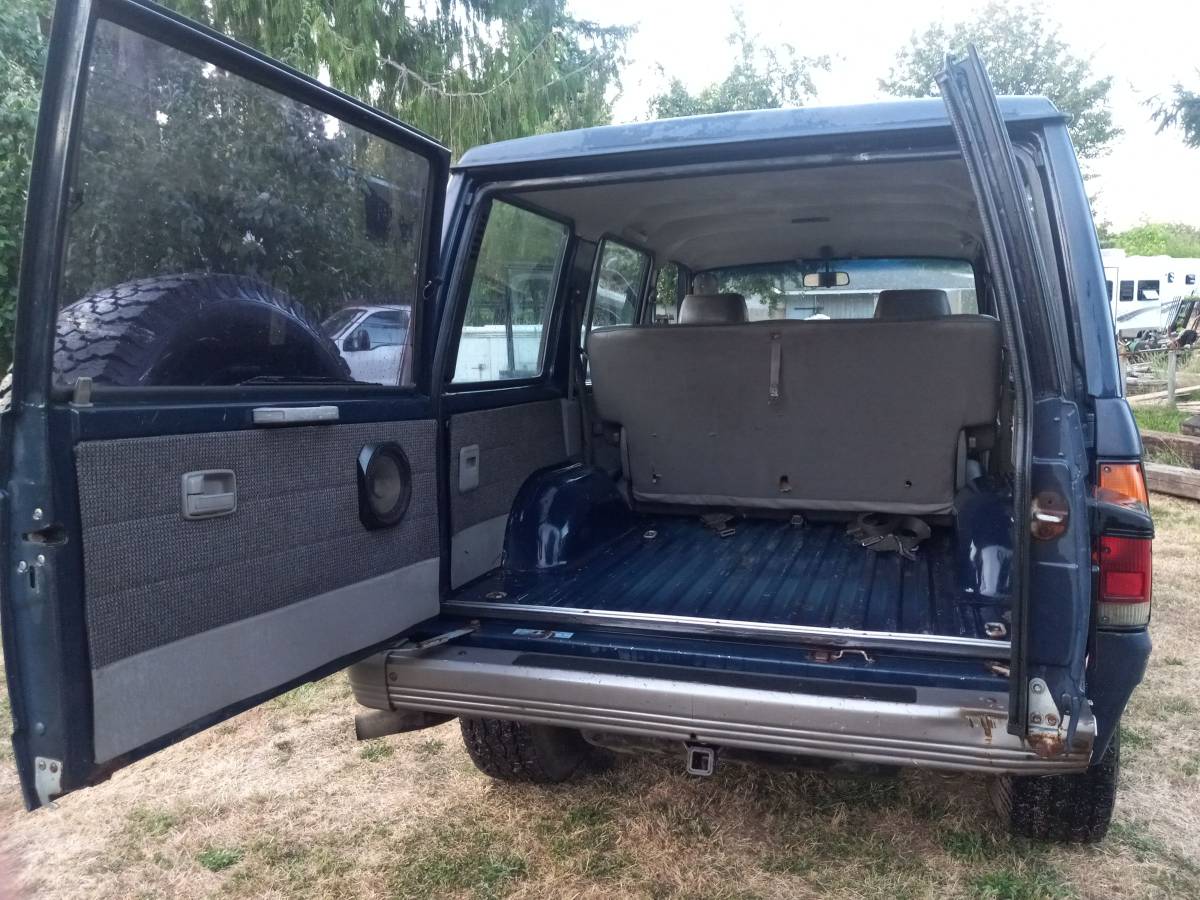 Isuzu-trooper-1989-2