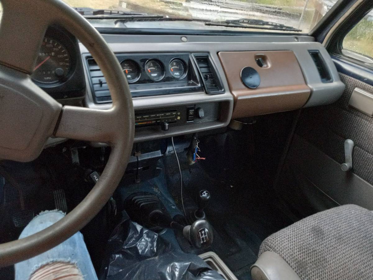 Isuzu-trooper-1989-4