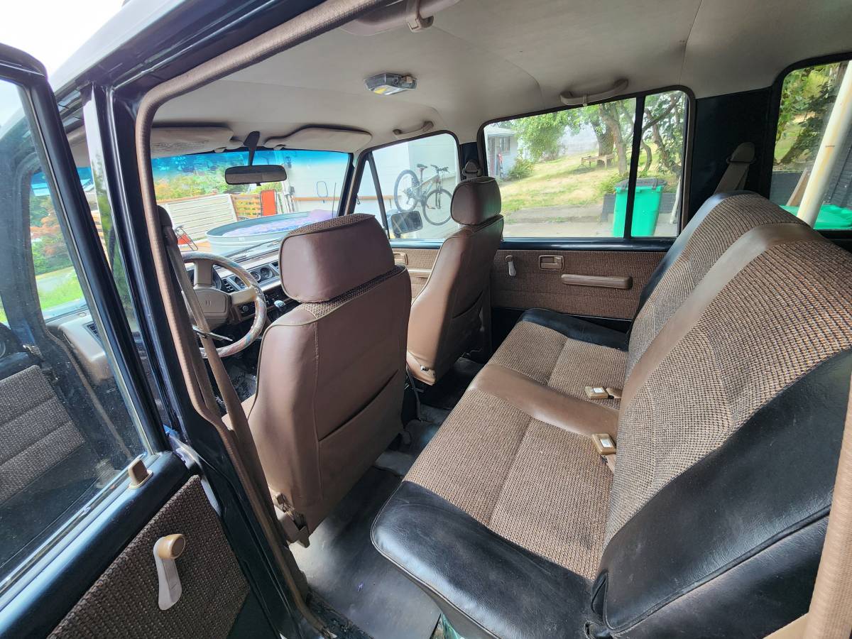Isuzu-trooper-1991-custom-4