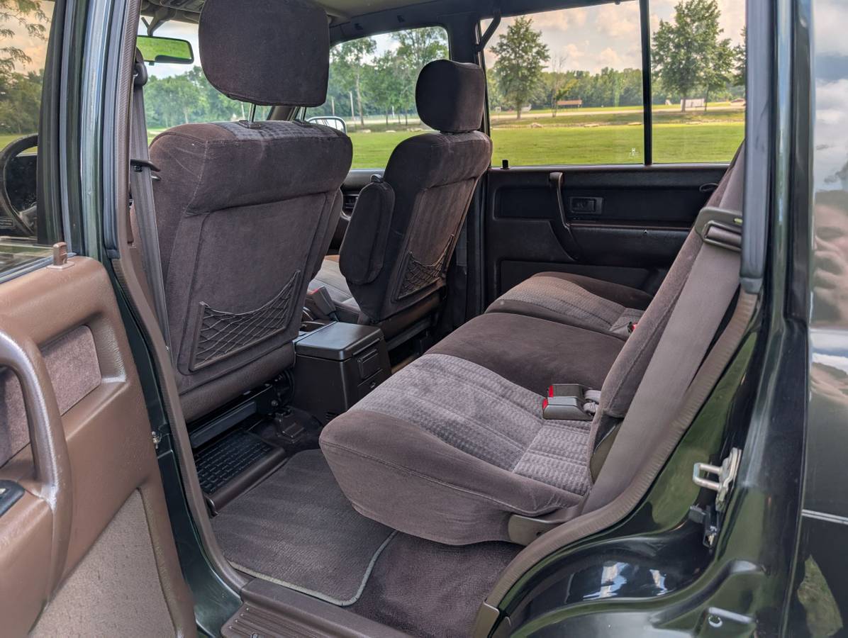 Isuzu-trooper-1992-10