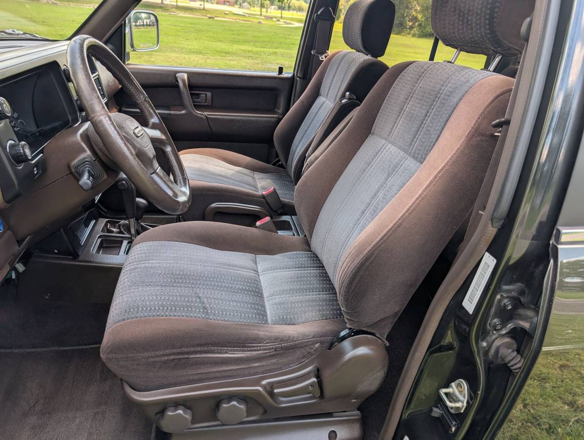 Isuzu-trooper-1992-13