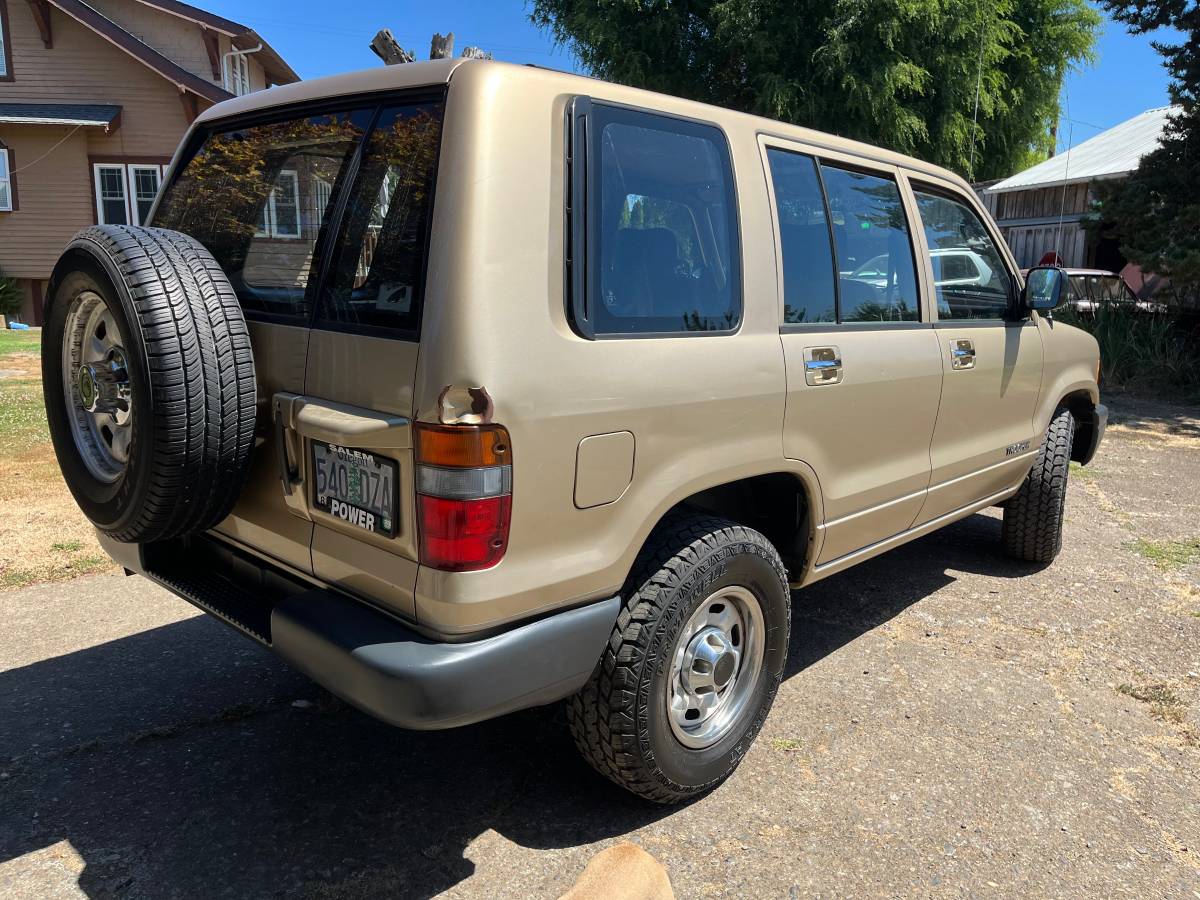 Isuzu-trooper-1992-2