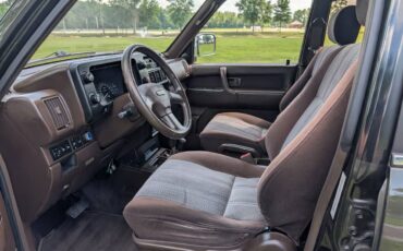 Isuzu-trooper-1992-21