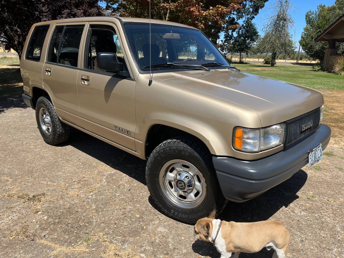 Isuzu-trooper-1992