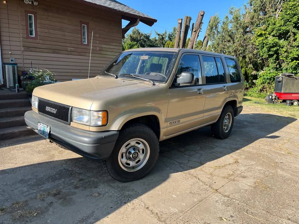 Isuzu-trooper-1992-3