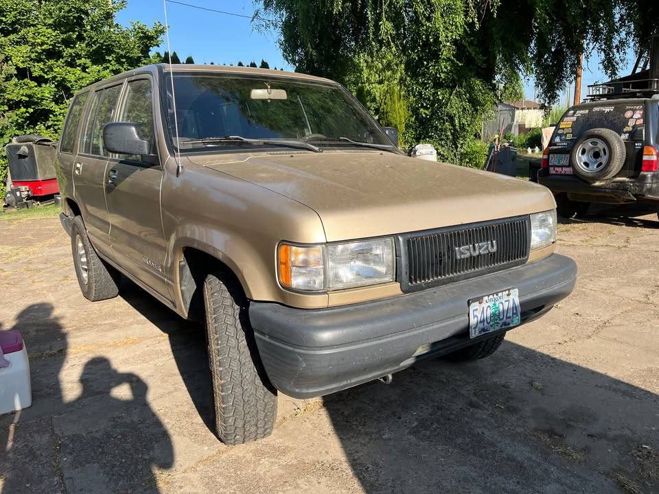 Isuzu-trooper-1992-4