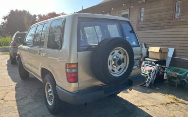 Isuzu-trooper-1992-5