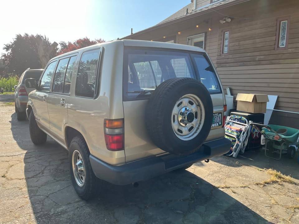 Isuzu-trooper-1992-5
