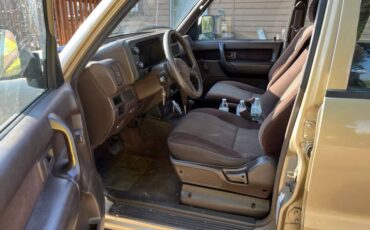 Isuzu-trooper-1992-8