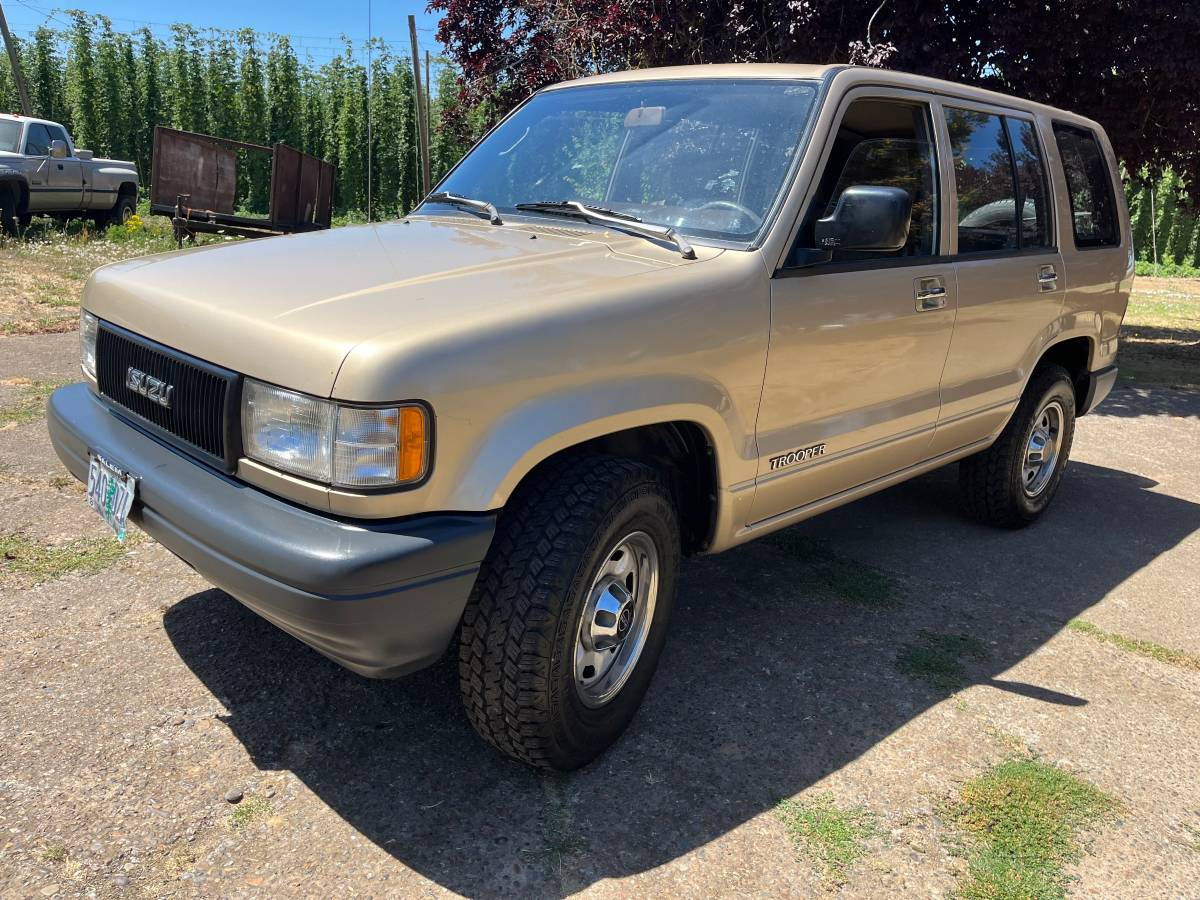 Isuzu-trooper-1992-9