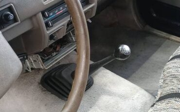 Isuzu-truck-1990-black-15