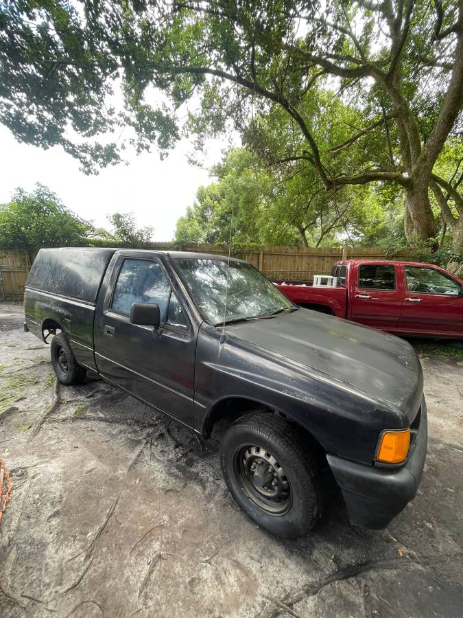 Isuzu-truck-1990-black-18