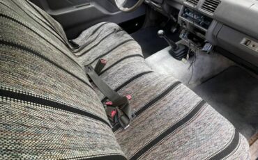 Isuzu-truck-1990-black-6