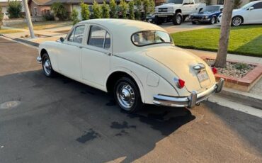 Jaguar-1959-white-1
