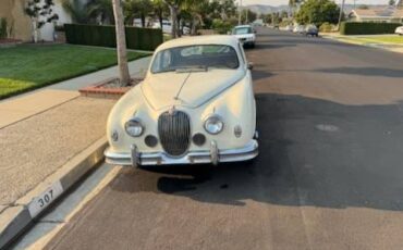 Jaguar-1959-white-2