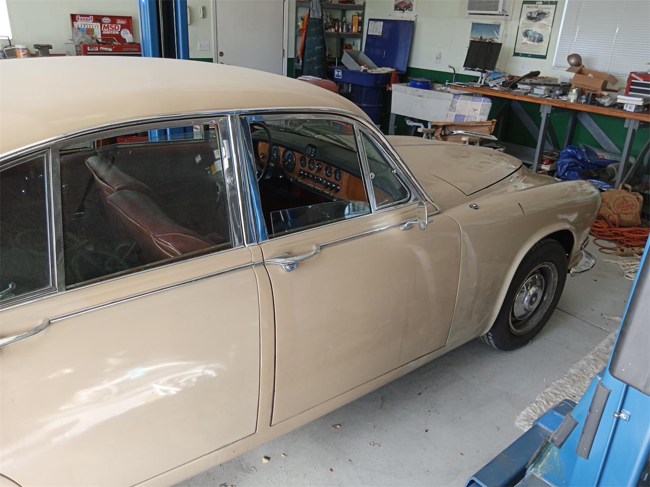 Jaguar-420-1967-Brown-Maroon-2