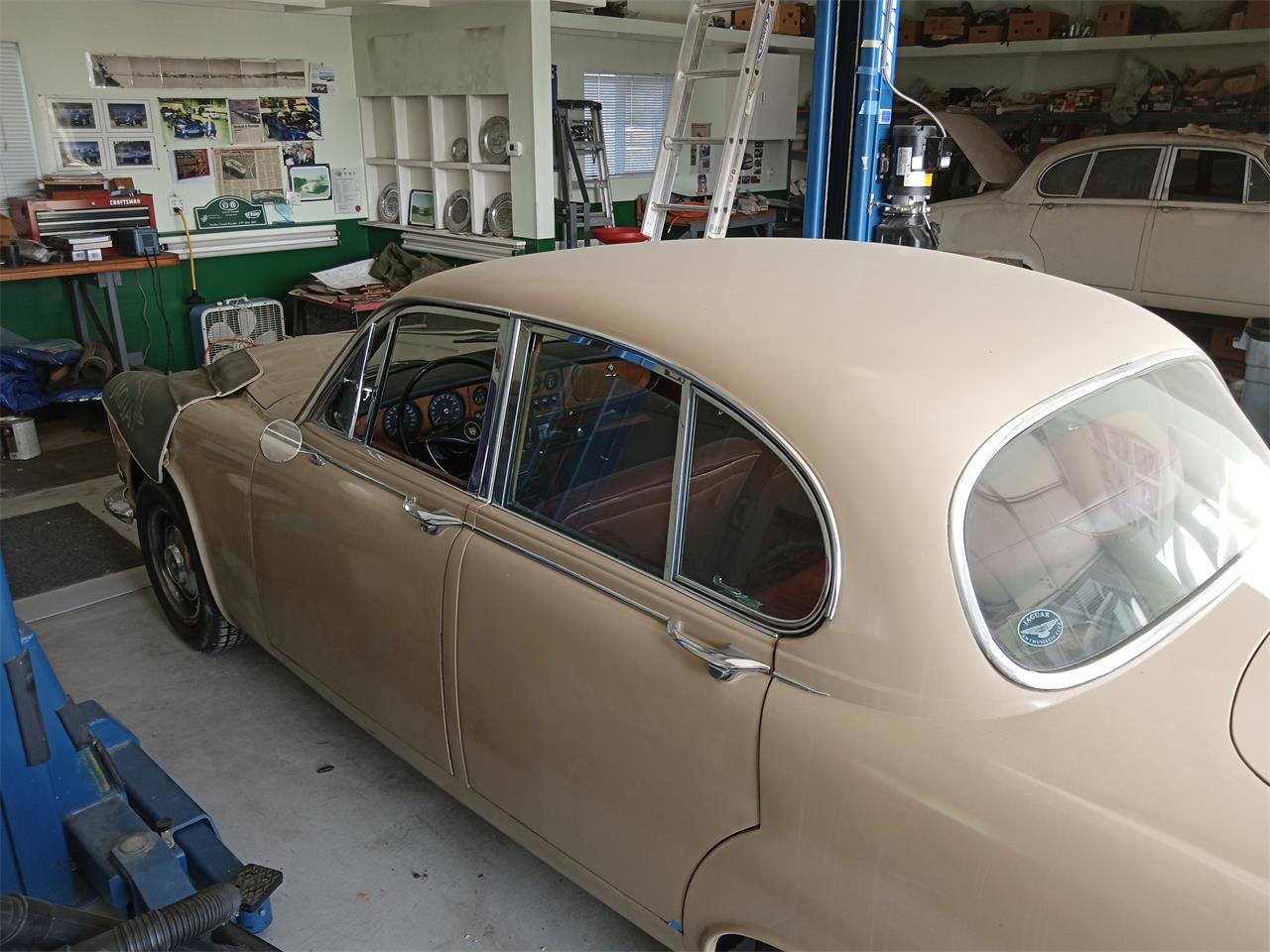 Jaguar-420-1967-Brown-Maroon-4