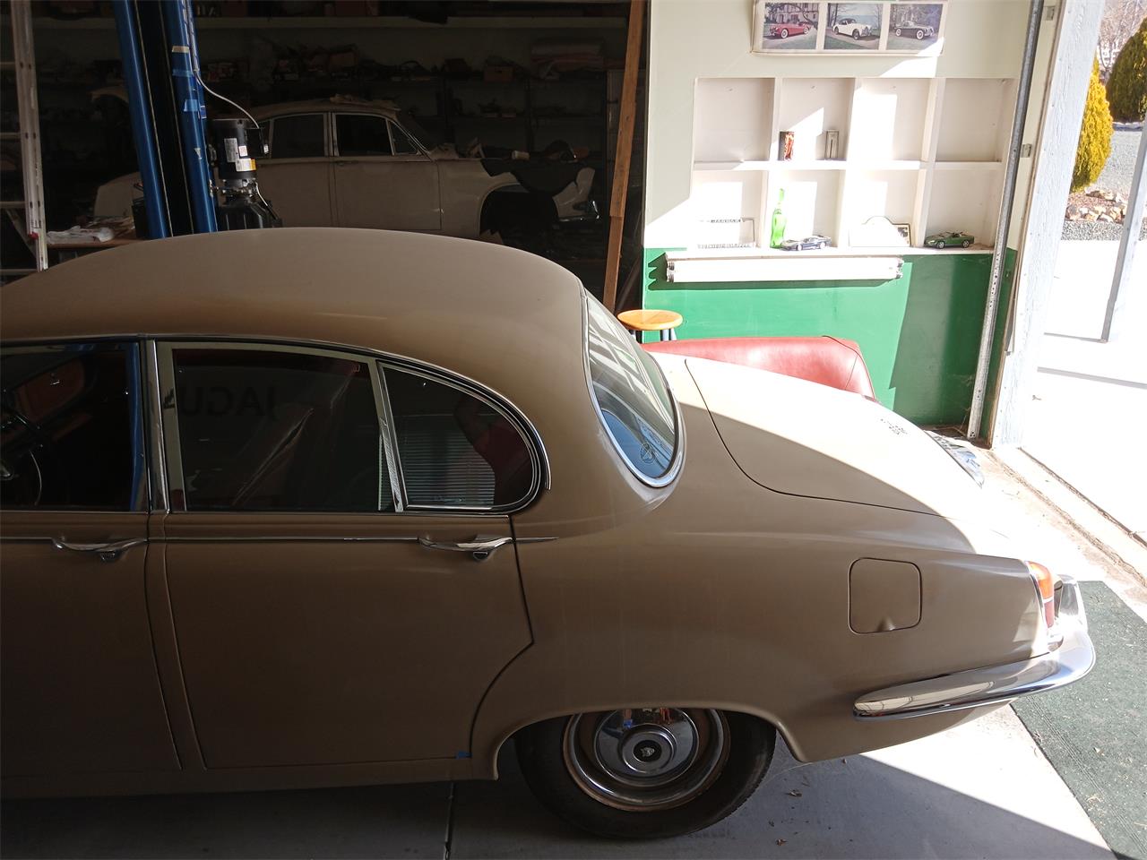 Jaguar-420-1967-Brown-Maroon-6