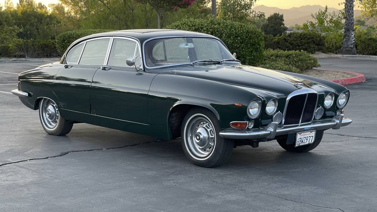 Jaguar-420g-1969-green-1