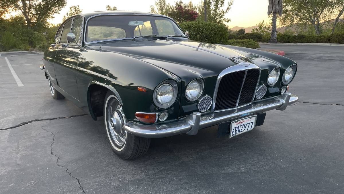 Jaguar-420g-1969-green-10