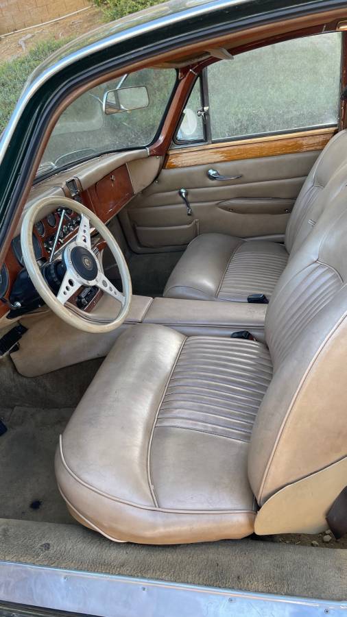 Jaguar-420g-1969-green-11