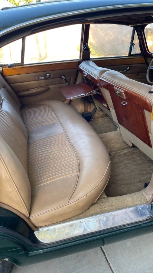 Jaguar-420g-1969-green-13
