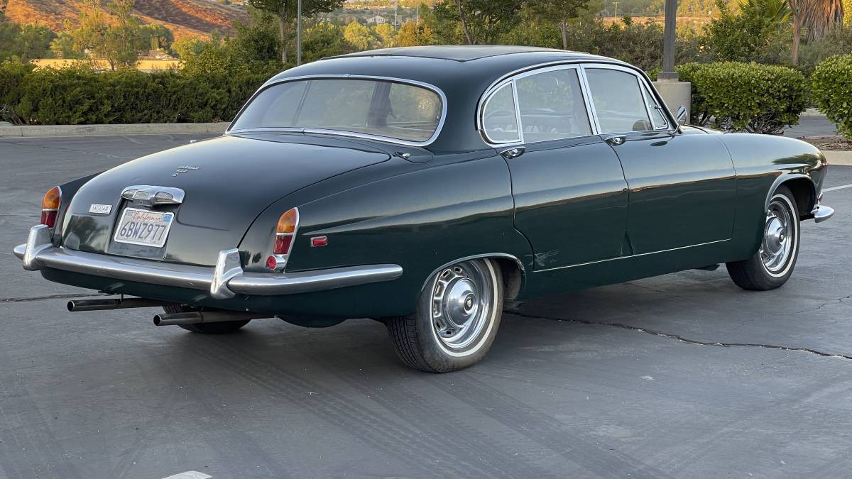 Jaguar-420g-1969-green-2