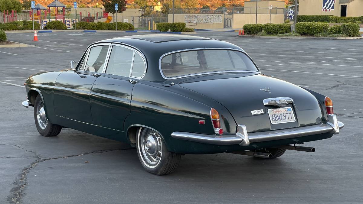 Jaguar-420g-1969-green-4