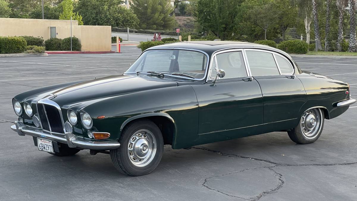 Jaguar-420g-1969-green