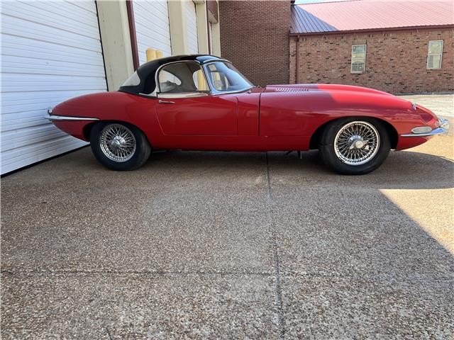 Jaguar E-Type 1966 --