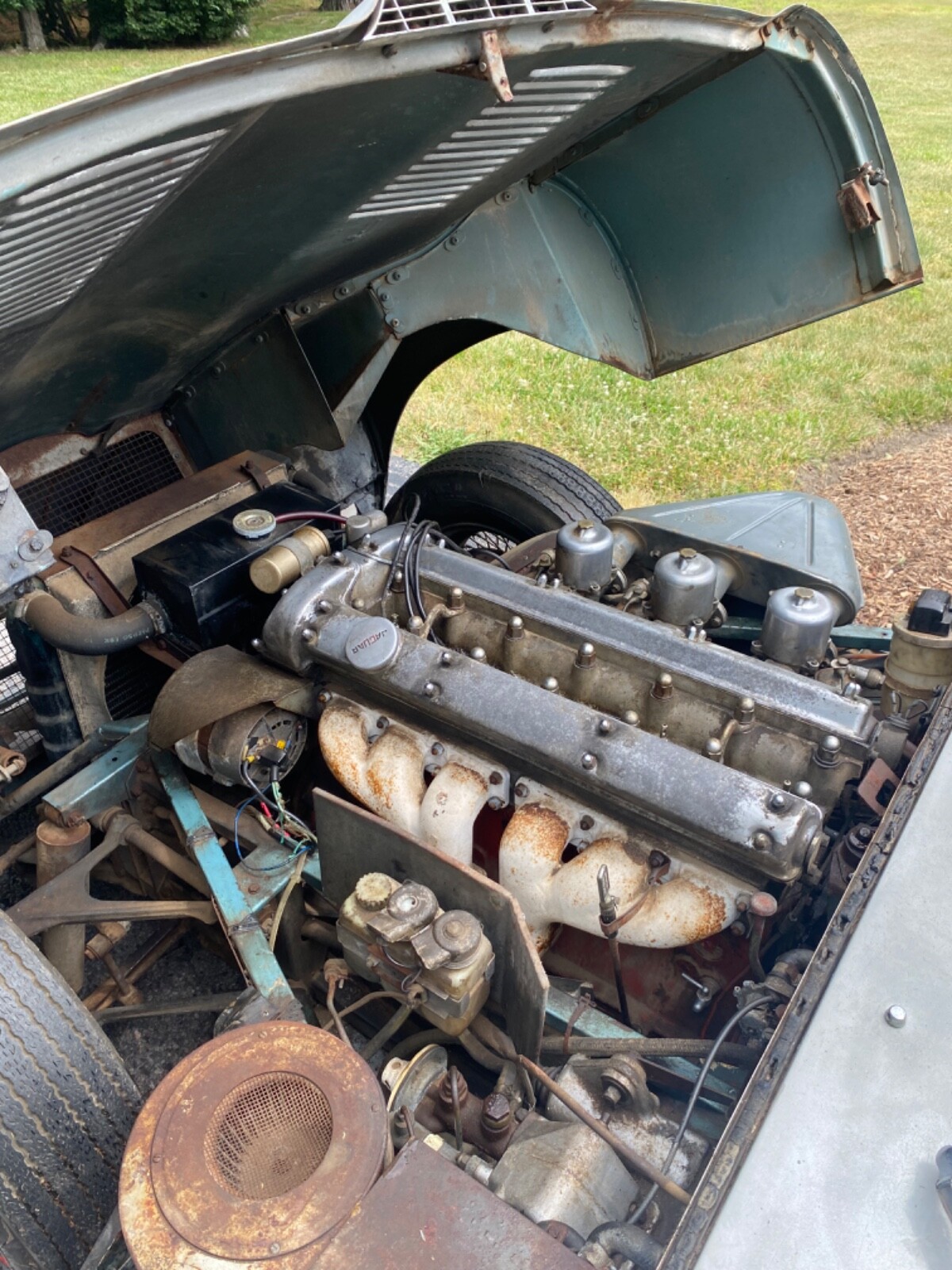 Jaguar-E-Type-1967-Convertible-10