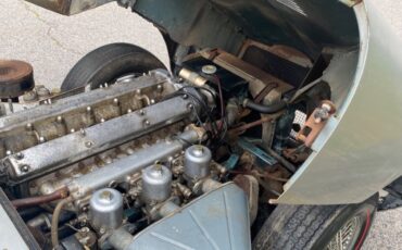 Jaguar-E-Type-1967-Convertible-11