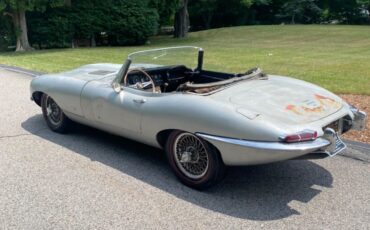 Jaguar-E-Type-1967-Convertible-2