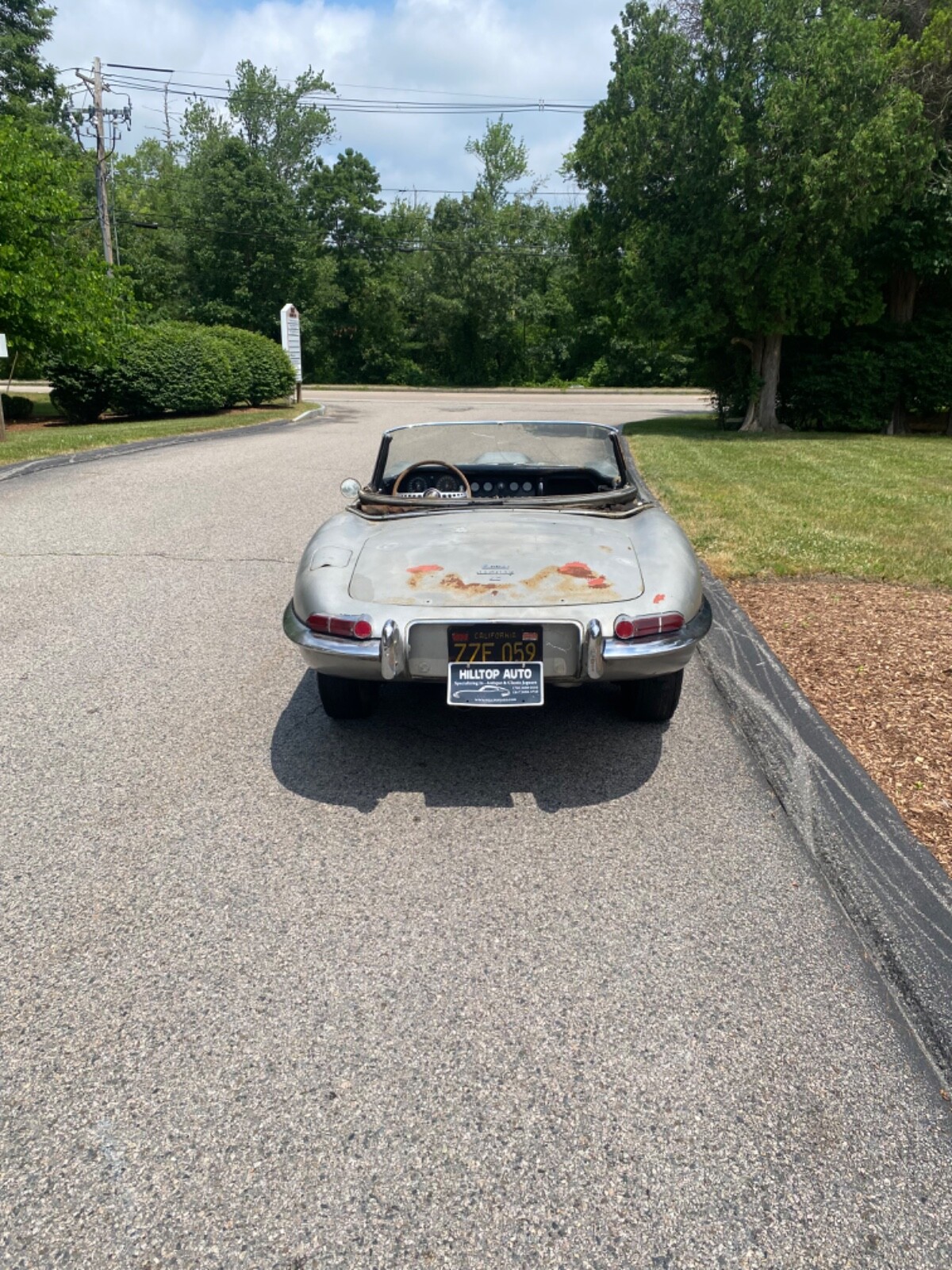 Jaguar-E-Type-1967-Convertible-4