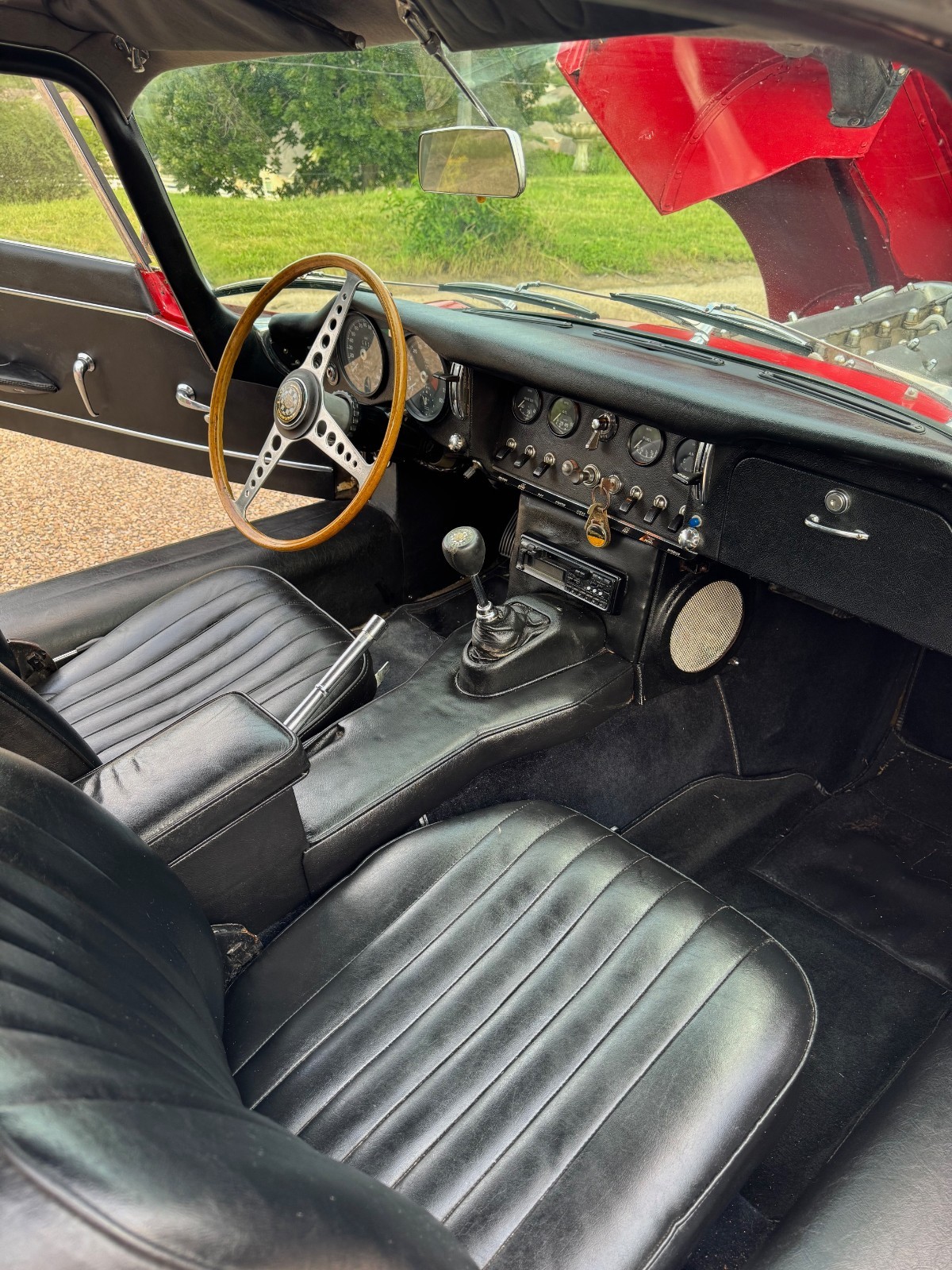 Jaguar-E-Type-1967-Coupe-22-10