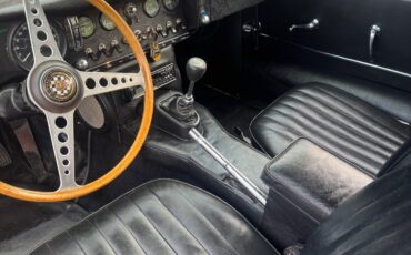 Jaguar-E-Type-1967-Coupe-22-11